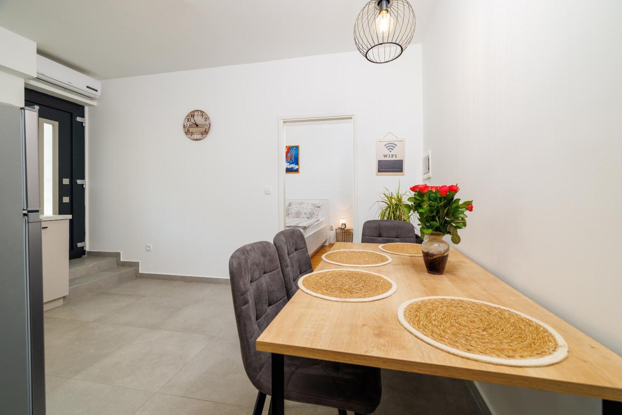 Apartmani Viktorija ยาดราโนโว ภายนอก รูปภาพ