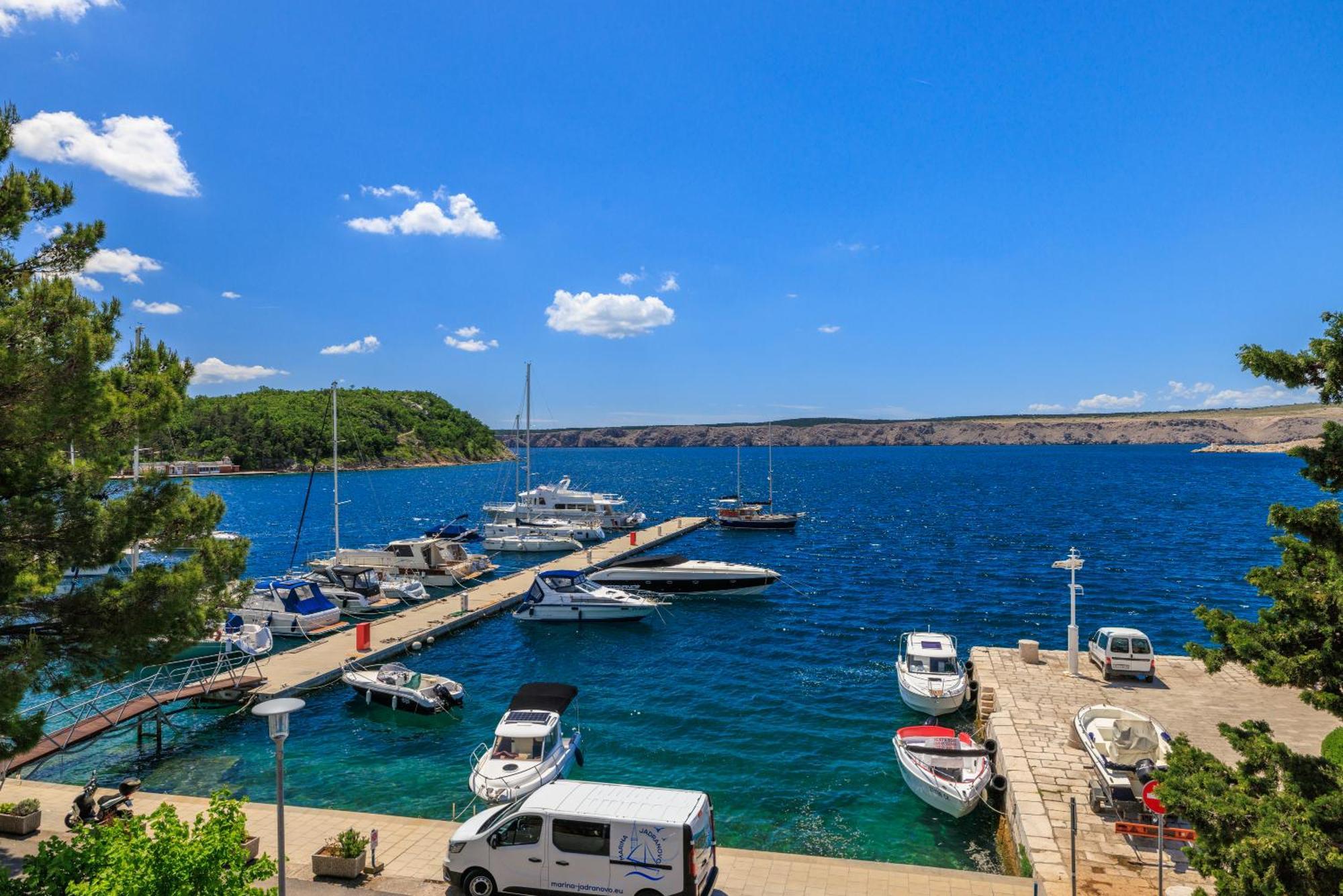 Apartmani Viktorija ยาดราโนโว ภายนอก รูปภาพ